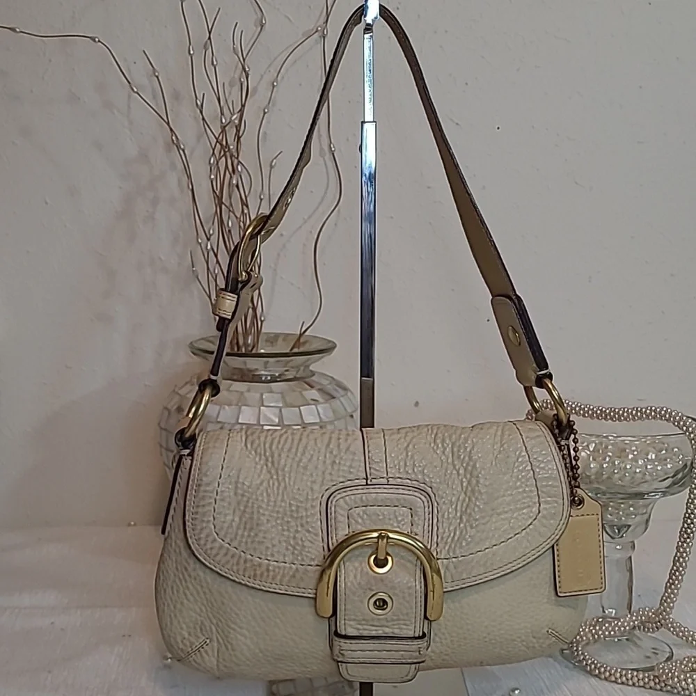 Leather Coach shoulder bag - Picture 2 of 11